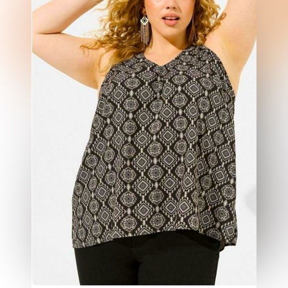 “Torrid” Challis Stitch Detail Tank Size 2X - Picture 1 of 5